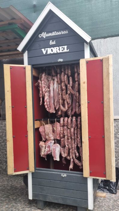 Afumători personalizate – din lemn cu interior din tabla galvanizată