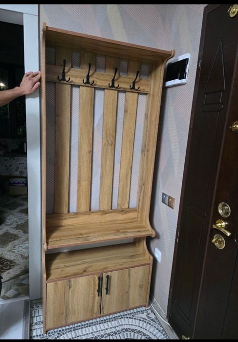 Прихожка  Размер длина 80см глубина 32см высота 1м  90см