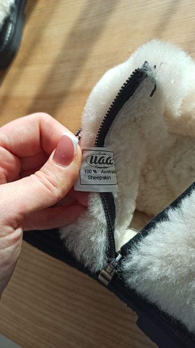 Боти естествен велур и вълна.