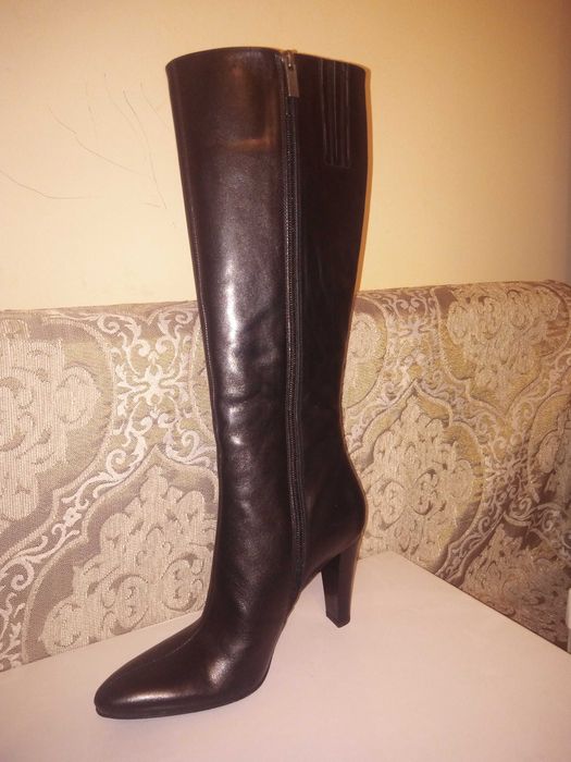 Продам женские демисезонные сапоги