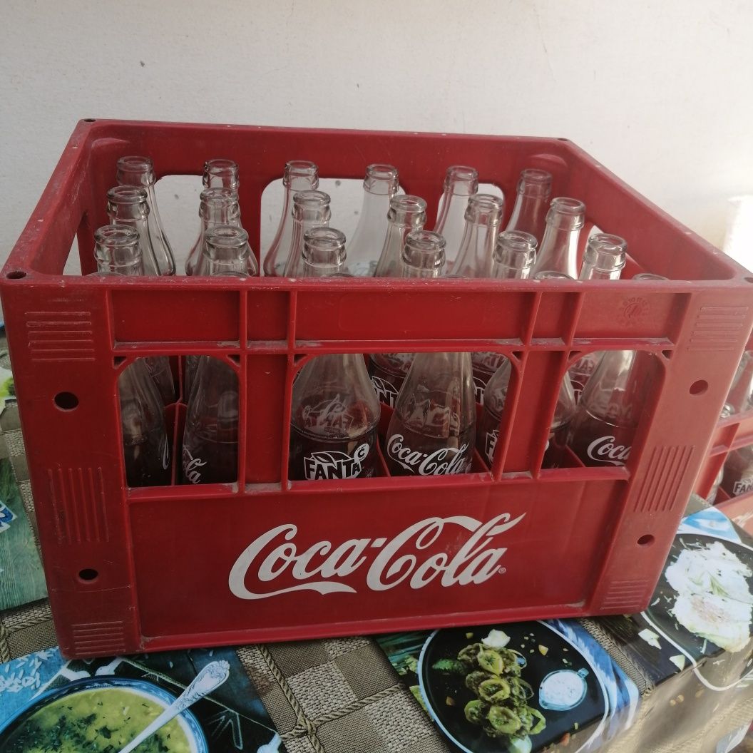 Кока кола фанта бутылки продается