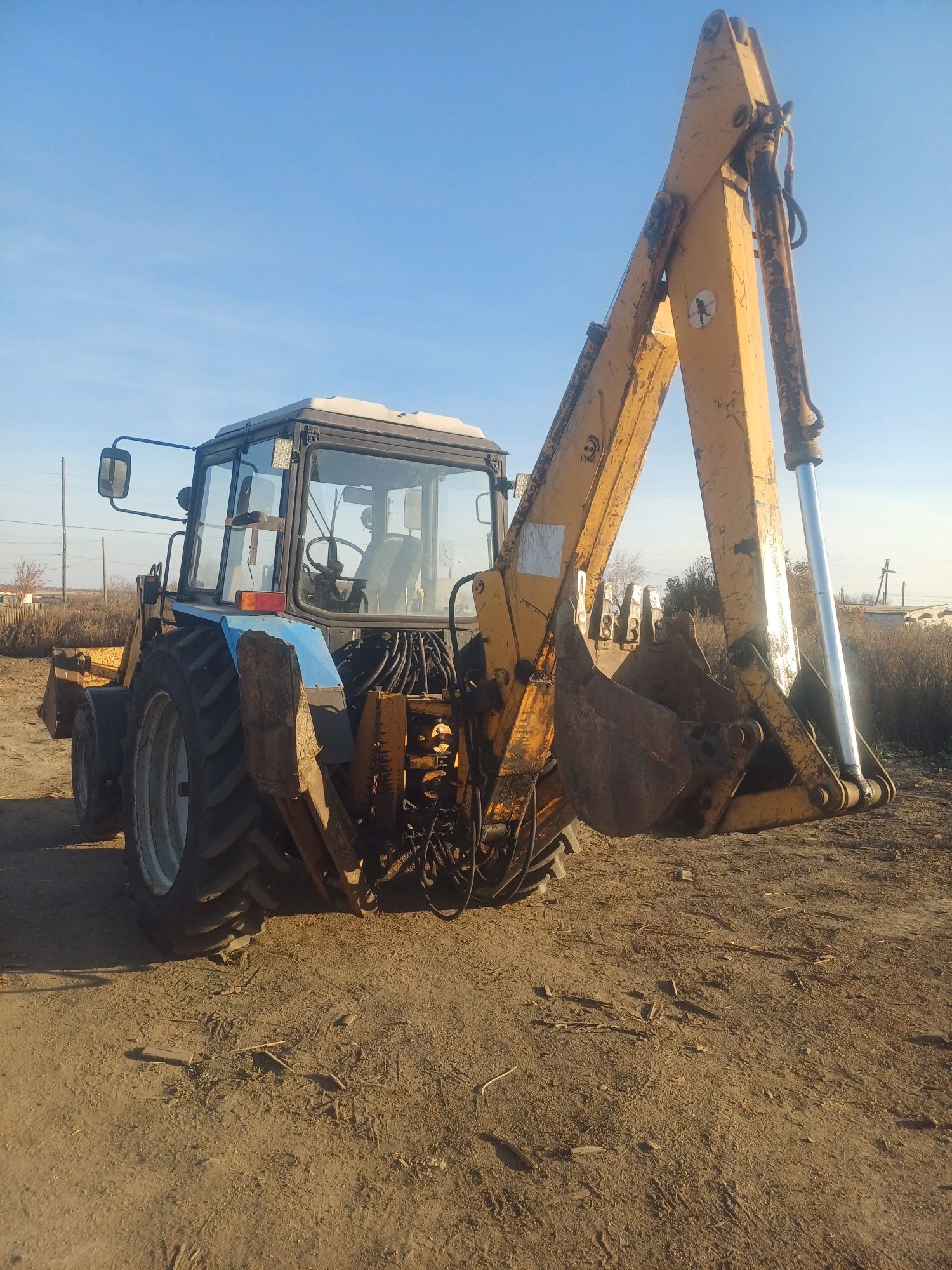 Продам мтз 920 эксковатор