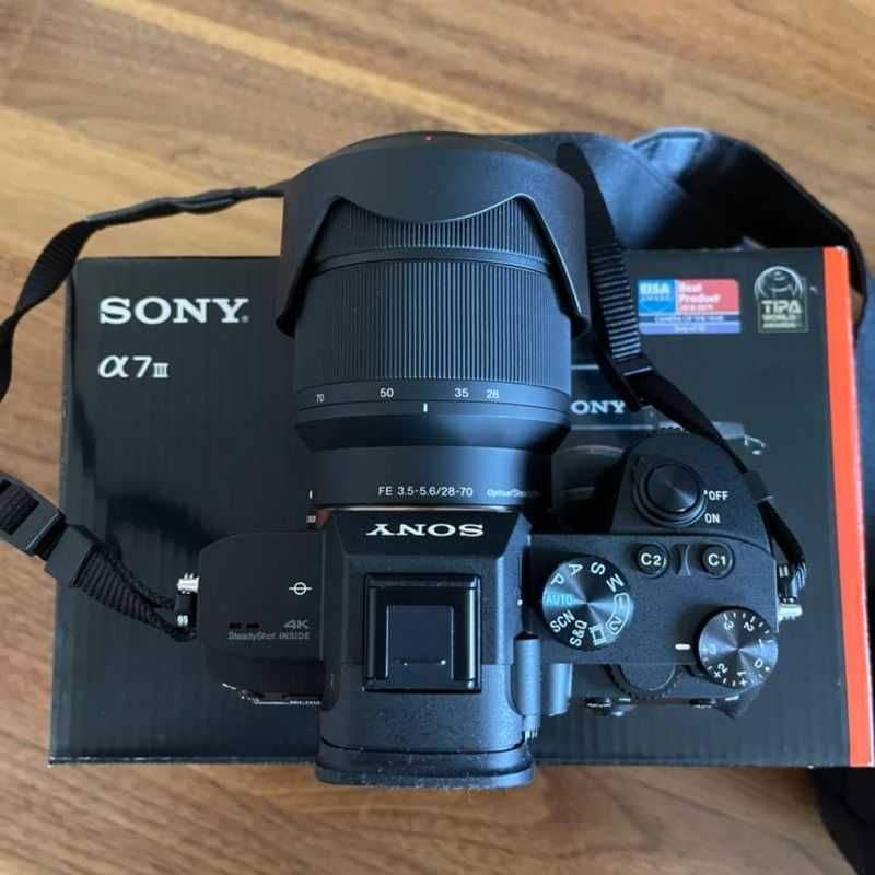 Фотоаппарат Sony A7 III + 28-70 Kit (ILCE-7M3K) в идеальном состоянии