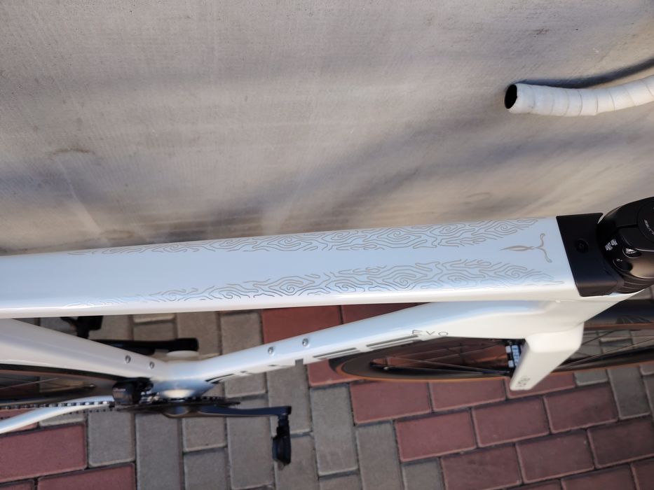 Cursiera Shimano di 2, Full carbon,Ultegra 2x12-model nou