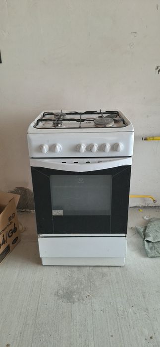 Газ плита Indesit. Б/у