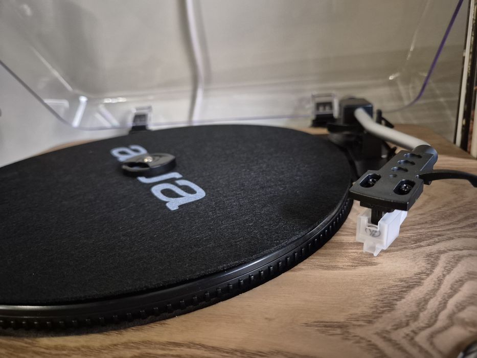 Грамофон AIWA GBTUR-120WD