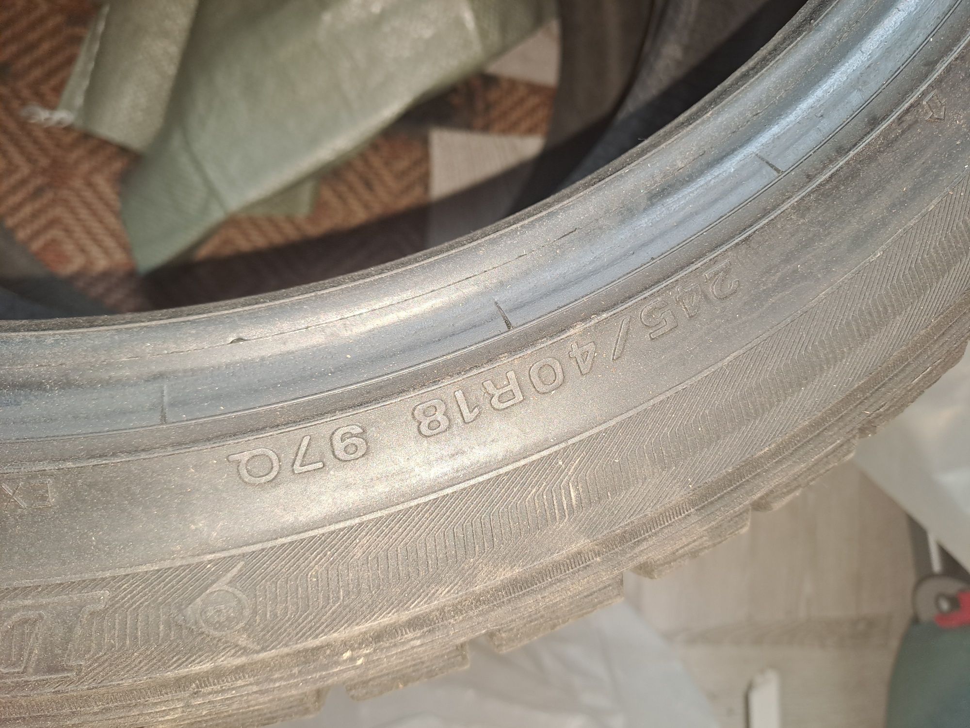 Продаю зимние шины r18