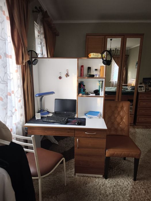 Стол для работы .