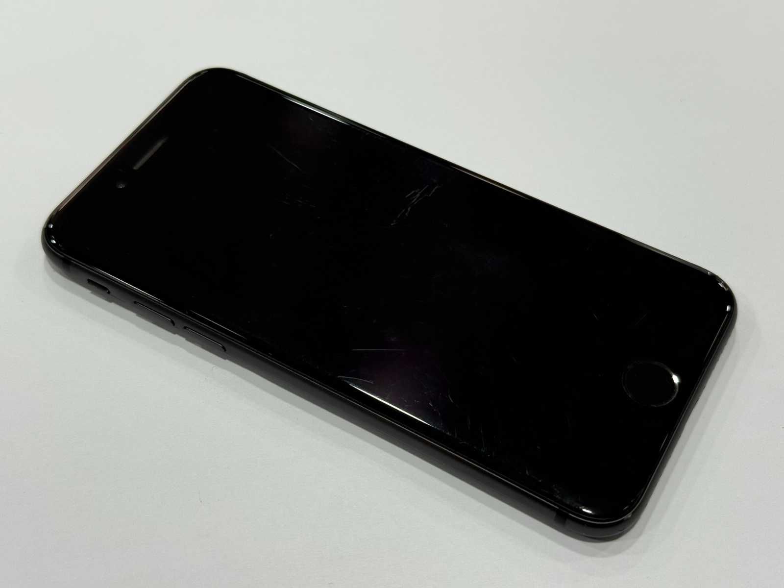 iPhone 8 – 64GB - Space Gray