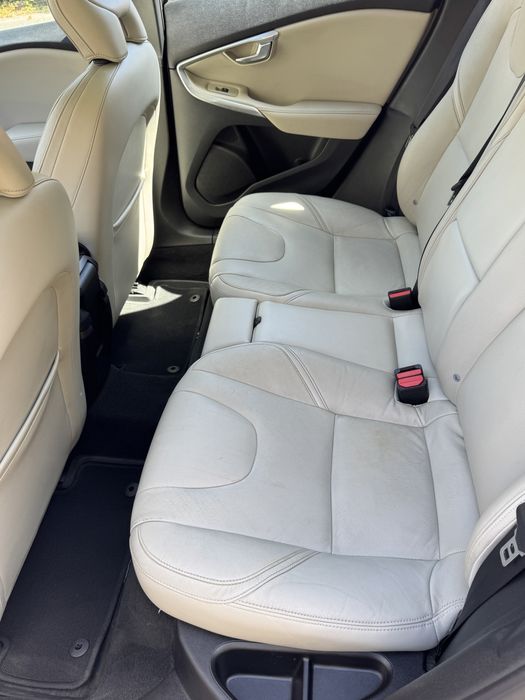Vand Volvo V40 an 2016