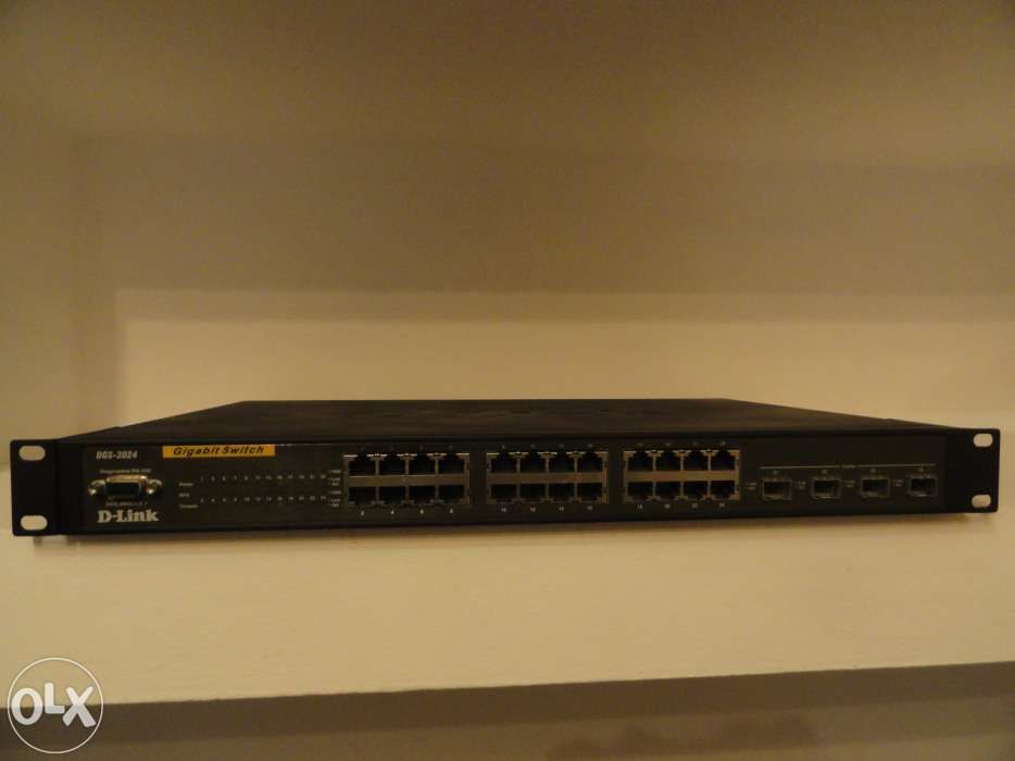 Switch D-Link DGS-3024 24 porturi 10/100/1000 Gigabit Management.