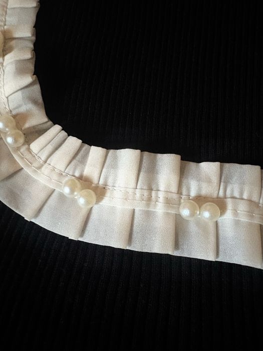 Елегантна дамска блуза с перли – стил и блясък за всеки повод