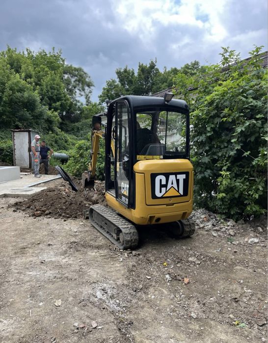 Miniexcavator CAT