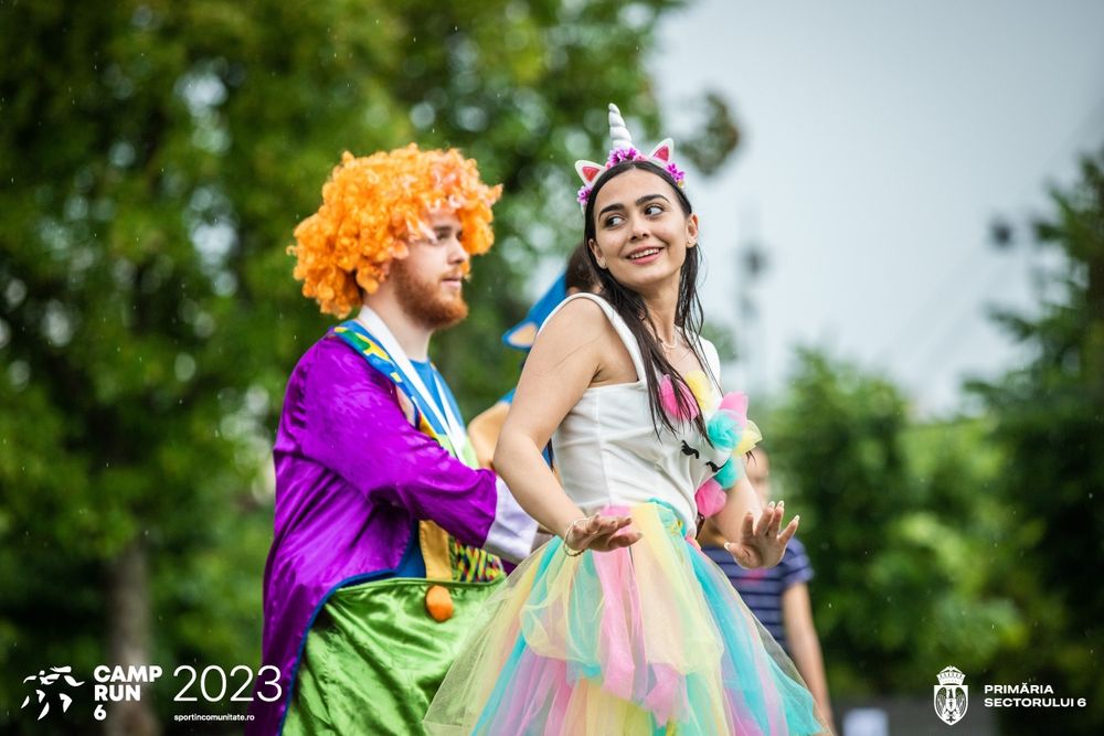 Tobogan gonflabil ° vata pe bat ° baloane de săpun ° animatori