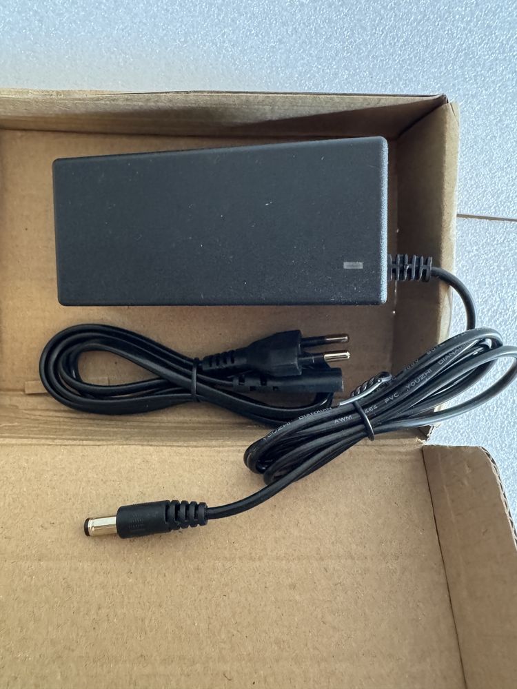 Incarcator clasic, usor de 36V(42 V), mufa 5,5X2,1mm pentru trotinete