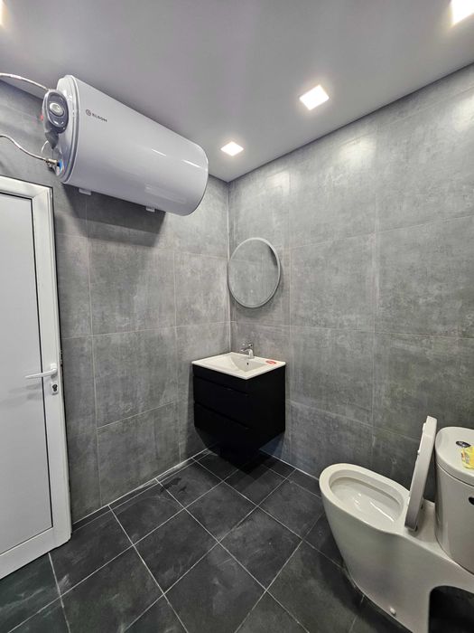 Продава се Тристаен апартамент в Пловдив, Остромила - 80 кв.м за 1988 €/кв.м - Снимка #5