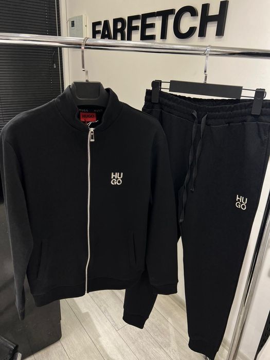 Налични модели мъжки комплекти.