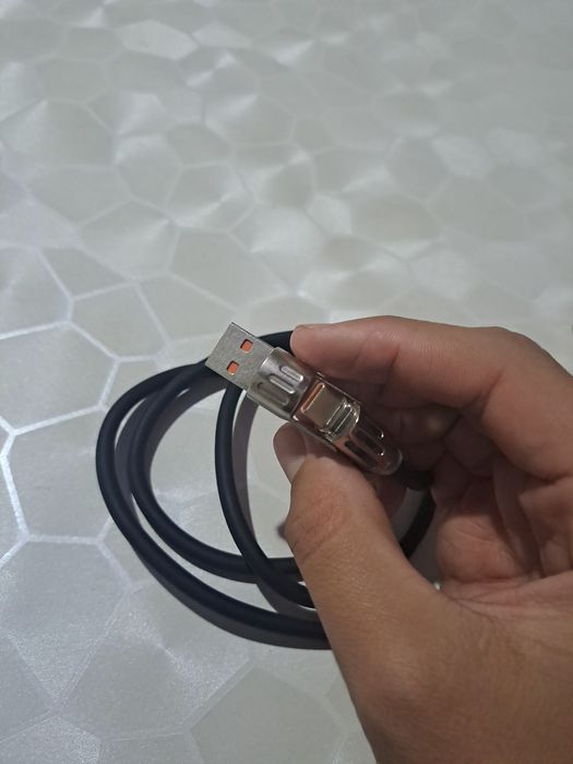 Зарядное кабель почти новое