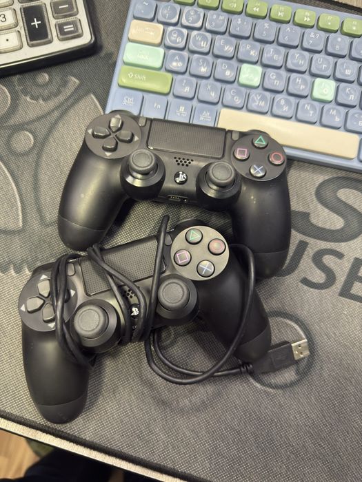 Продается джойстик PS4 оригинал