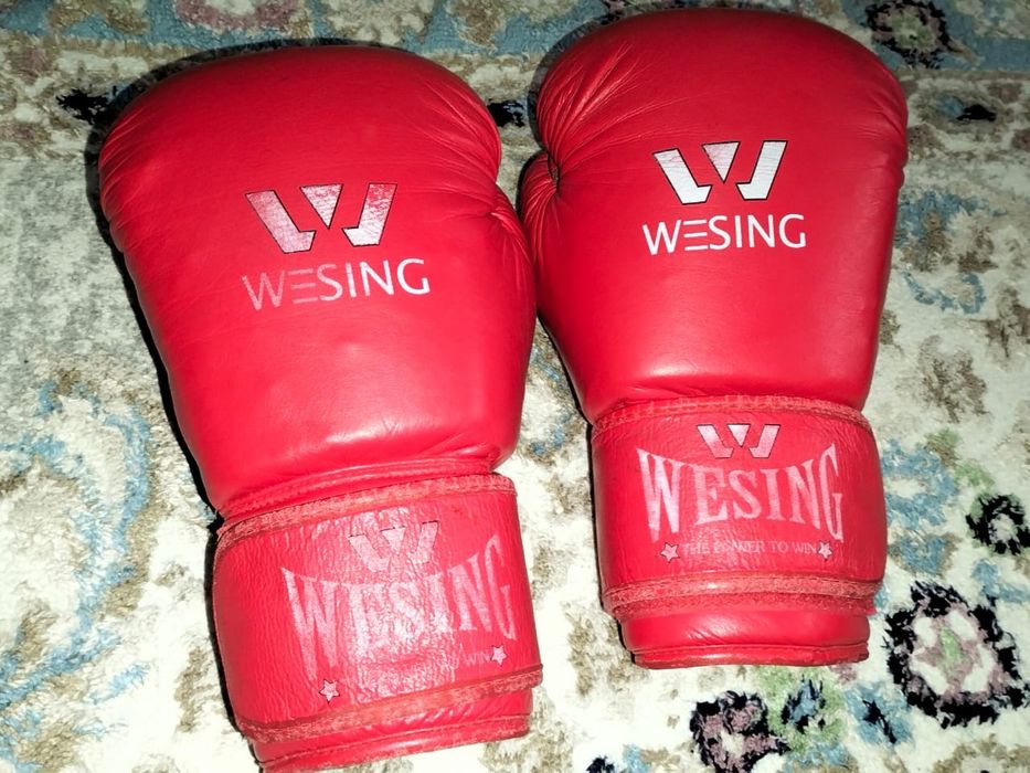 Продам боксерские перчатки
