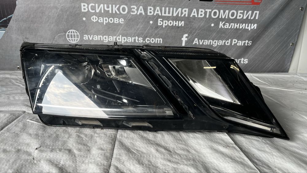 Ляв и 2 броя десен фар Skoda Octavia 3 2018-