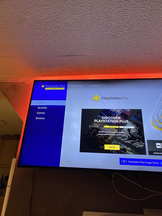 Ps4 cu cont de ps plus extra valabil un an