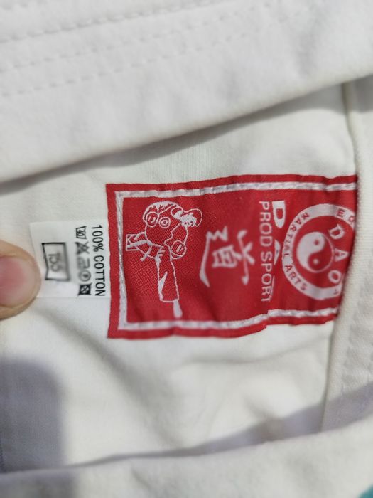Vând costum karate