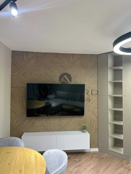 Продава се Тристаен апартамент в Пловдив, Център - 100 кв.м за 1690 €/кв.м - Снимка #2