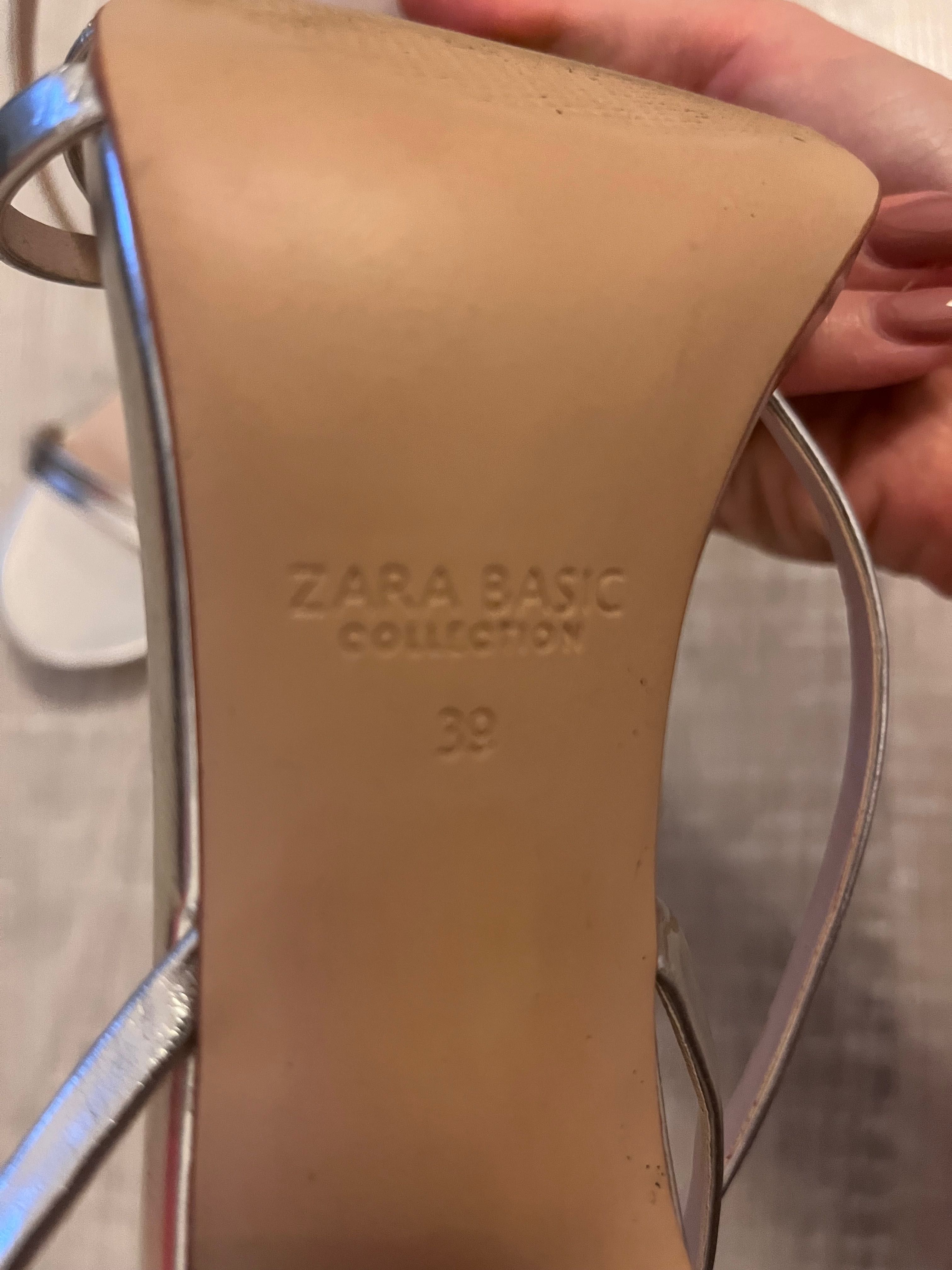 Сребристи обувки на висок ток ZARA