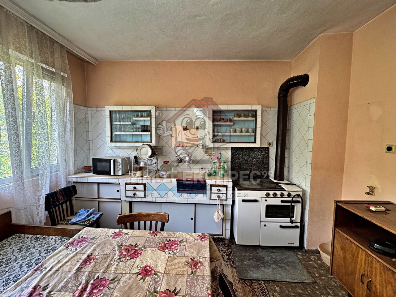 Дава се под наем Двустаен апартамент в Асеновград - 60 кв.м за 153 € - Снимка #3