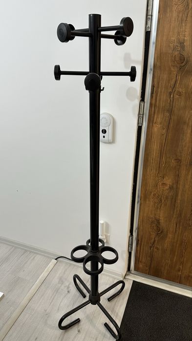 Cuier vertical metalic negru