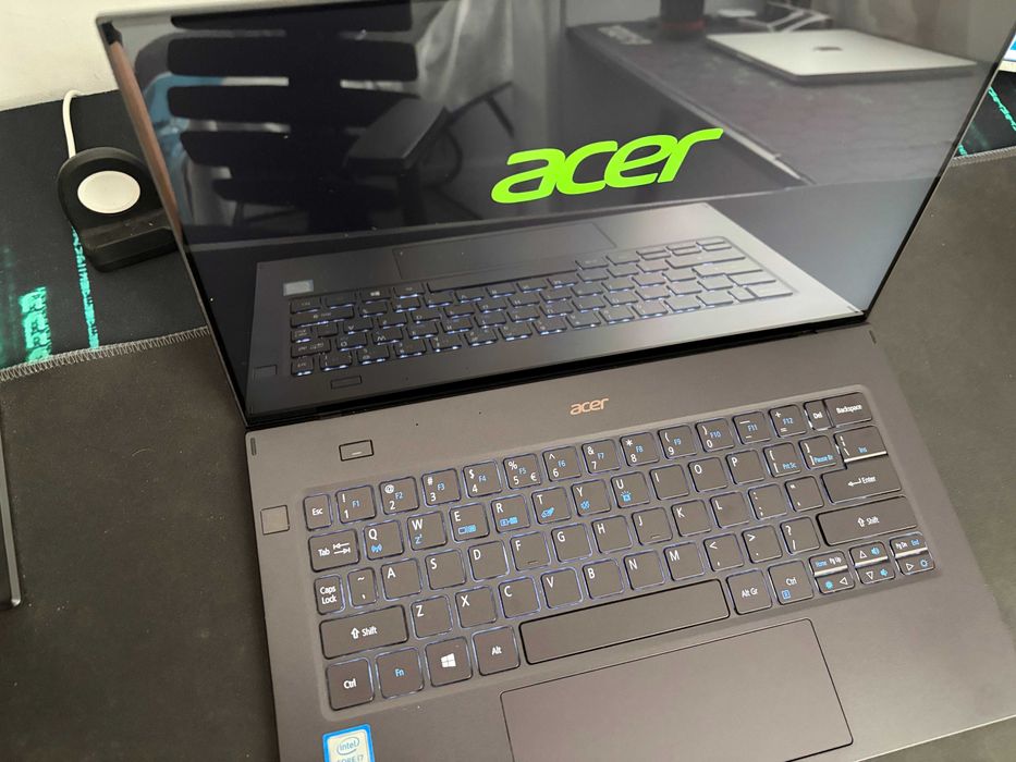 Vand Laptop Acer Swift 7 SF714-52T,perfecta stare.Variante
