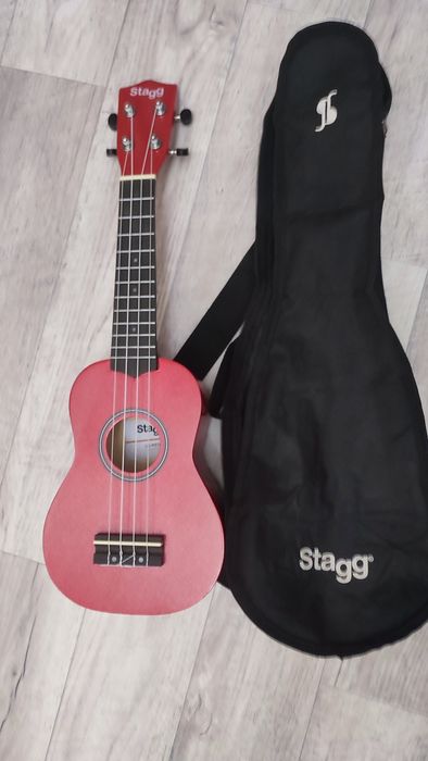 Укелеле с чехлом