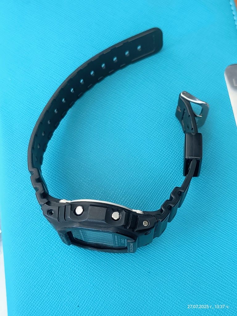 Часовник CASIO DW5600E