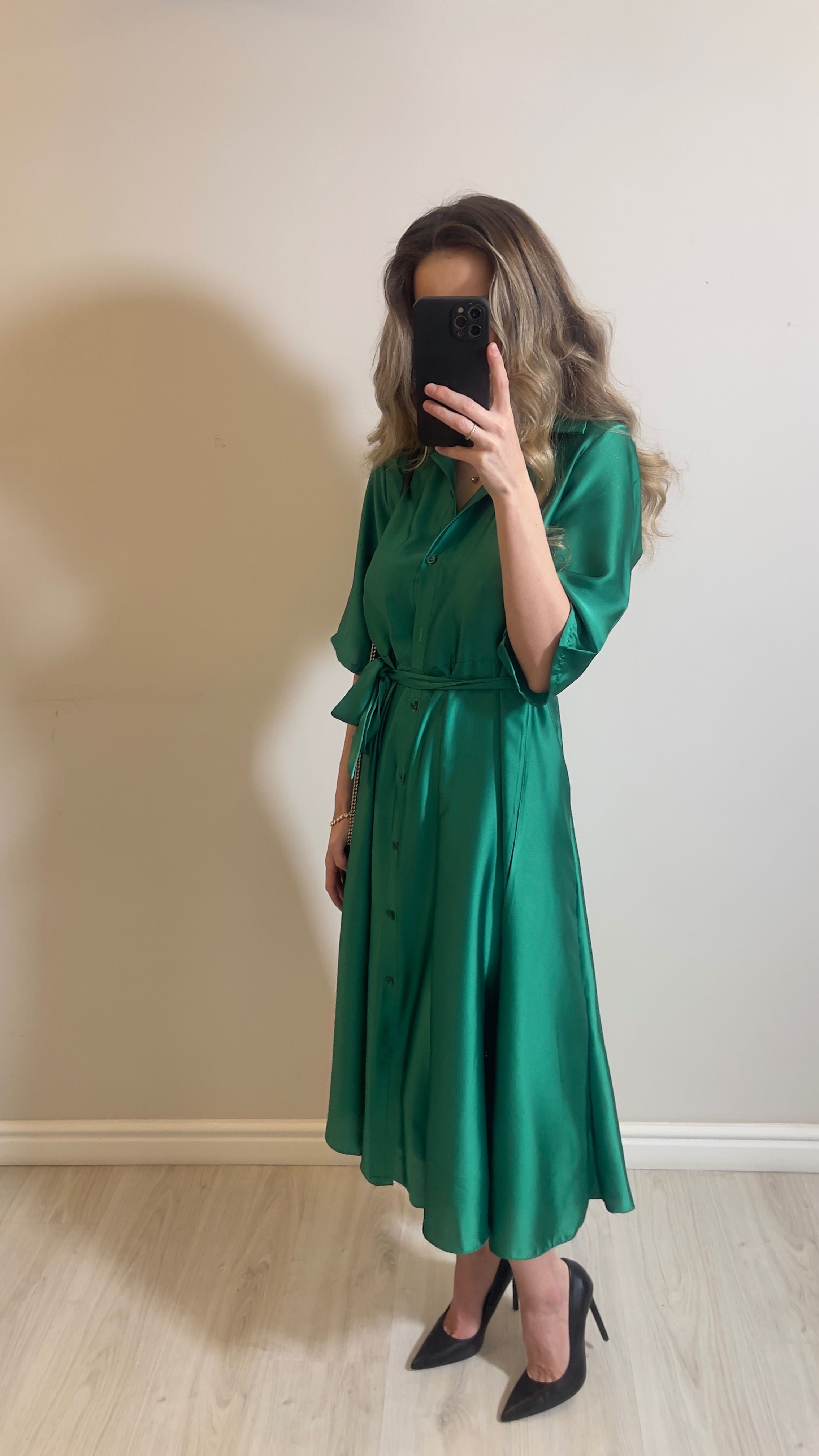 Rochie satin cu cordon – Mărime universală – Nouă, cu etichetă!