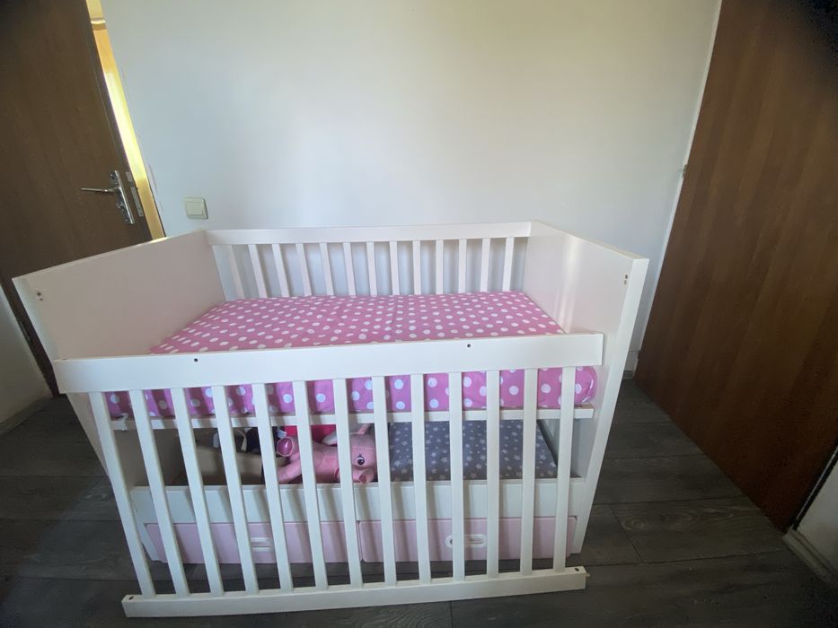 patut din lemn pentru  bebelus