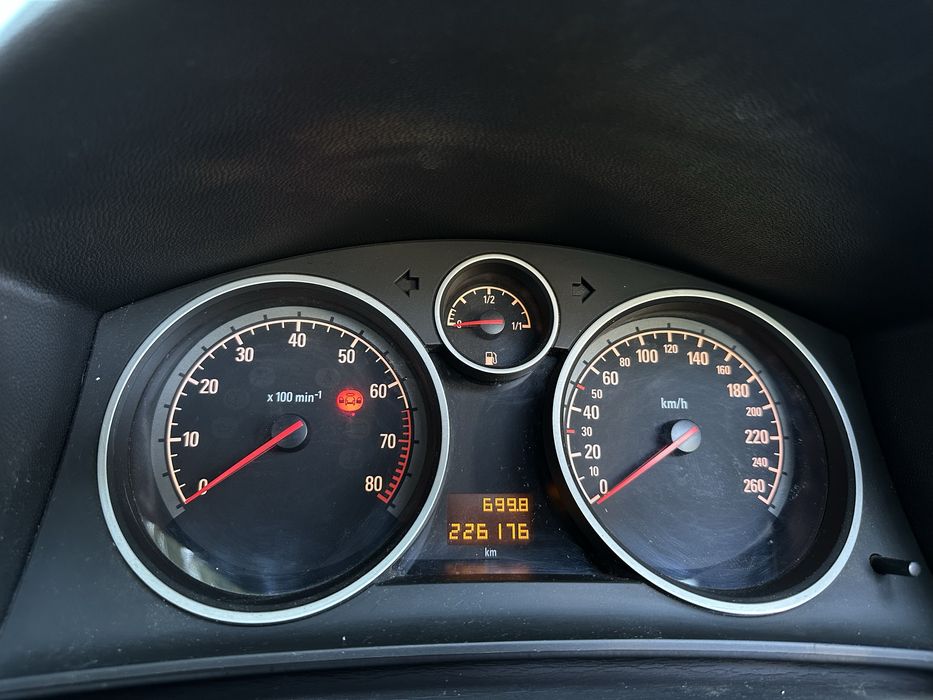 Opel Astra Twin Top - 1.8 Benzină – 2008 – Decapotabila