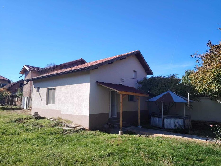 Нова къща в гр. Искър, обл. Плевен .