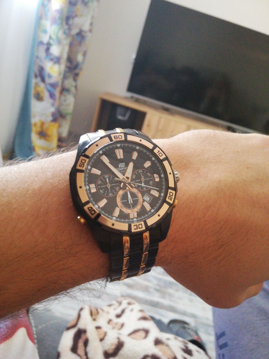 Продаются наручные часы casio efr 534