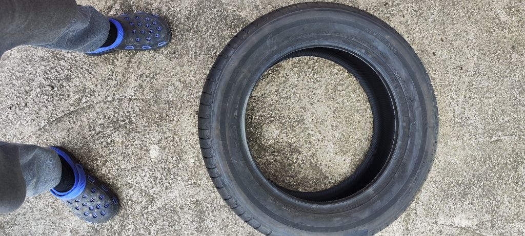 Vând un cauciuc Bridgestone 255 55 R19 Nou
