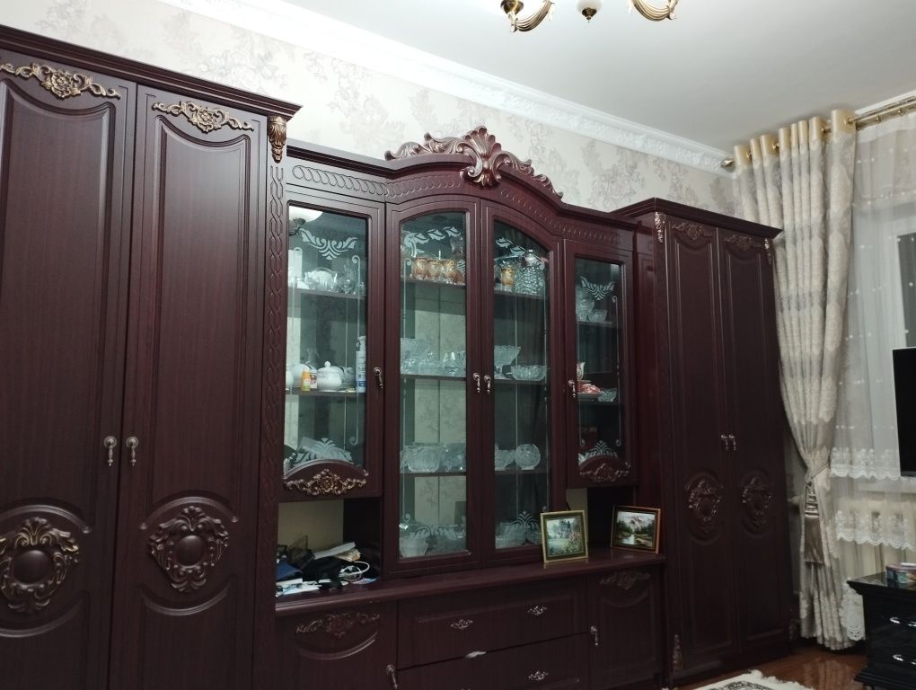 Продам Большой шкаф стенка 3м./2м