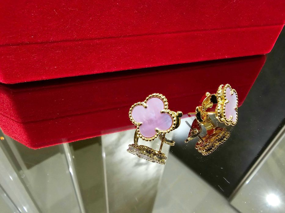 Van Cleef & Arpels VCA Gold Pink Opal Vintage Alhambra Дамски Обеци