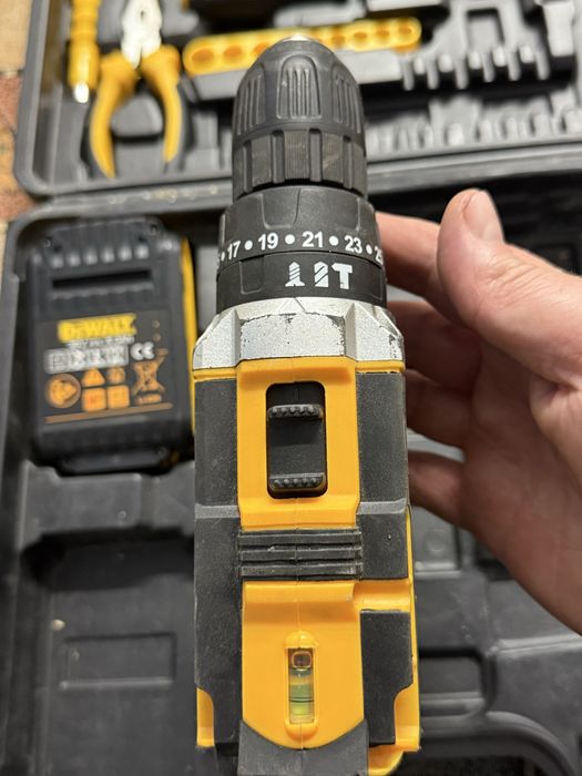Autofiletanta de gaurit si infiletat DeWalt