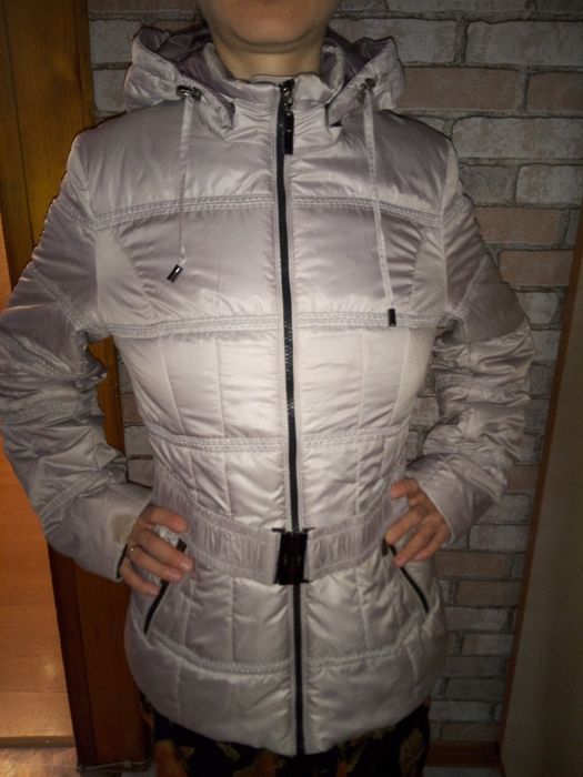 Практически новая осенняя куртка