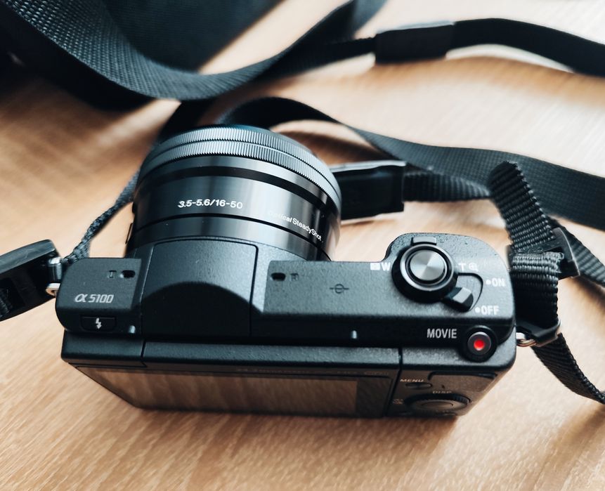 Sony Alpha 5100 mirrorless