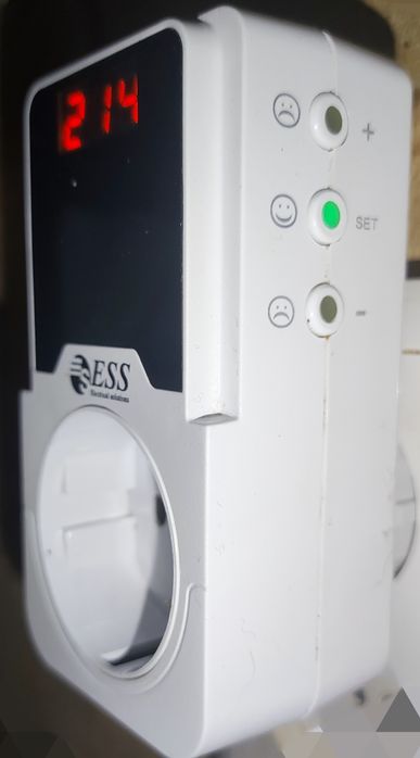 Реле контроля напряжения с розеткой ESS плюс бонус энергосберегающее.