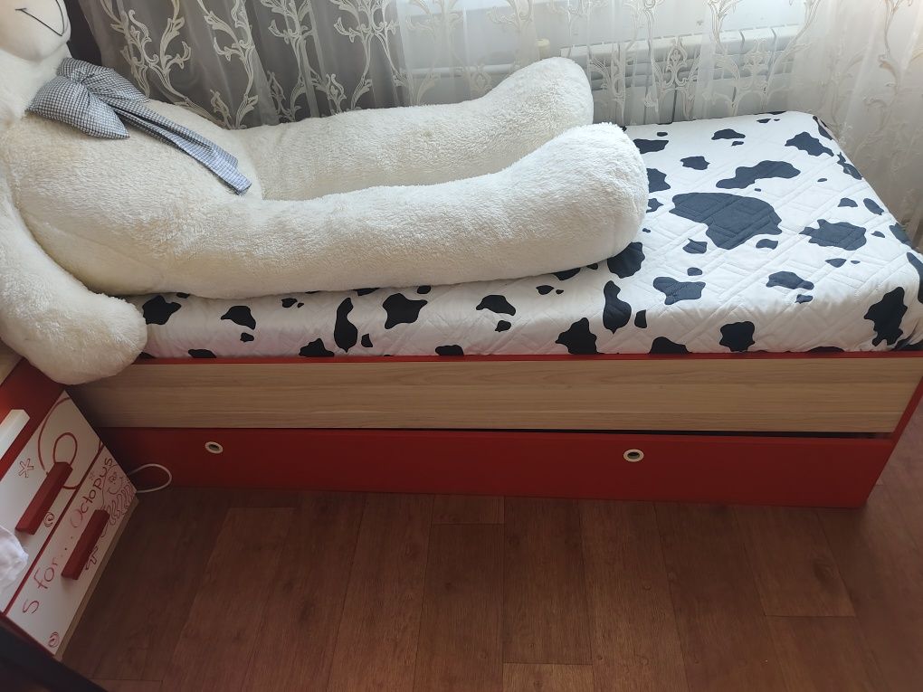 Продам детскую мебель