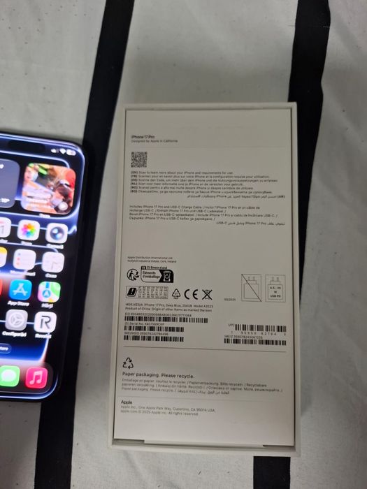 Iphone 17 Pro  Deep Blue