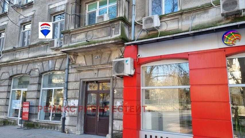 Продава се Едностаен апартамент в Русе, Център - 46 кв.м за 1696 €/кв.м - Снимка #1