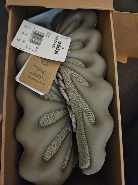 Adidas Yeezy 450 Nr.43 1\3noi made in Germany preț 550 non-negociabil